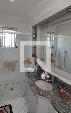 Casa à venda com 250m², 3 quartos e 4 vagasBanheiro