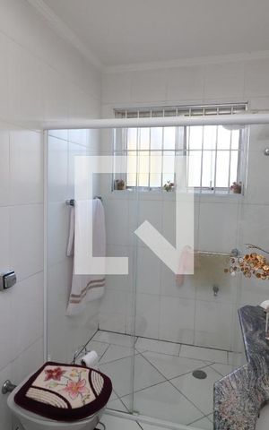 Casa à venda com 250m², 3 quartos e 4 vagasBanheiro
