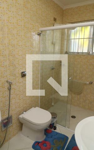Casa à venda com 250m², 3 quartos e 4 vagasBanheiro da Suíte