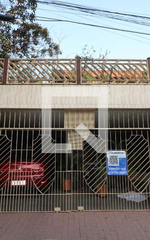 Casa à venda com 250m², 3 quartos e 4 vagasFachada