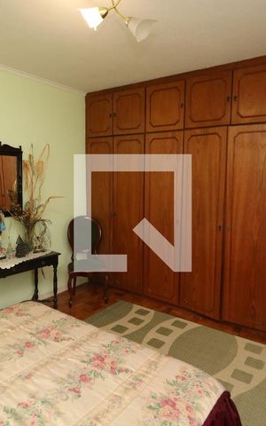 Casa à venda com 250m², 3 quartos e 4 vagasSuite