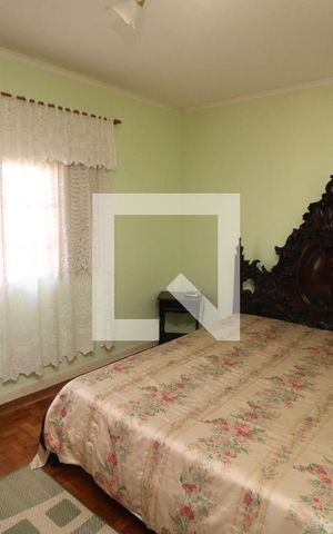 Casa à venda com 250m², 3 quartos e 4 vagasSuite
