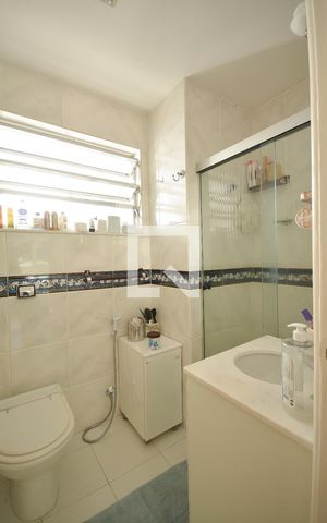 Apartamento à venda com 64m², 2 quartos e 1 vagaBanheiro Social