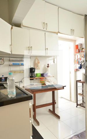 Apartamento à venda com 64m², 2 quartos e 1 vagaCozinha