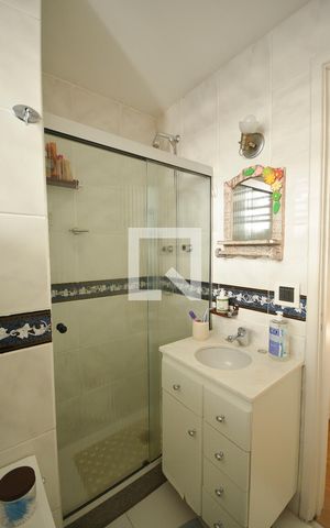 Apartamento à venda com 64m², 2 quartos e 1 vagaBanheiro Social