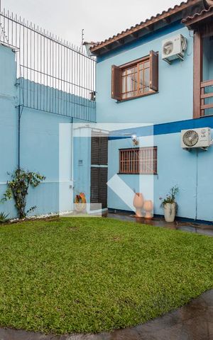 Casa à venda com 292m², 4 quartos e 3 vagas Casa à venda com 292m², 4 quartos e 3 vagasPátio