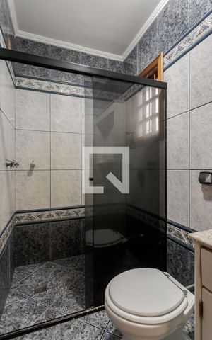 Casa à venda com 292m², 4 quartos e 3 vagas Casa à venda com 292m², 4 quartos e 3 vagasBanheiro Social