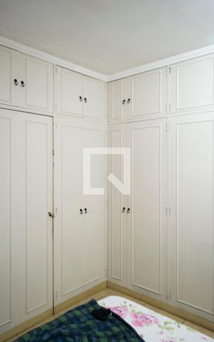 Casa à venda com 221m², 4 quartos e 2 vagas Casa à venda com 221m², 4 quartos e 2 vagasQuarto 1 casa 1