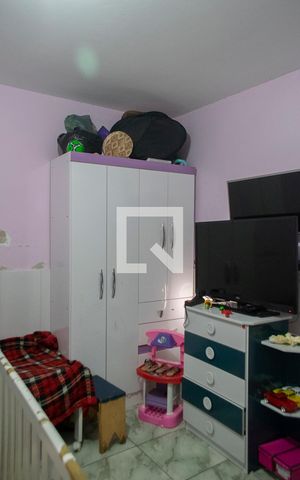 Casa à venda com 221m², 4 quartos e 2 vagas Casa à venda com 221m², 4 quartos e 2 vagasQuarto 2 casa 2