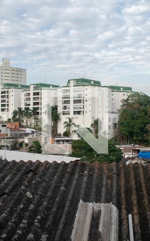 Casa à venda com 221m², 4 quartos e 2 vagas Casa à venda com 221m², 4 quartos e 2 vagasVista
