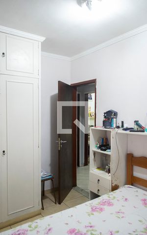 Casa à venda com 221m², 4 quartos e 2 vagas Casa à venda com 221m², 4 quartos e 2 vagasQuarto 1 casa 1