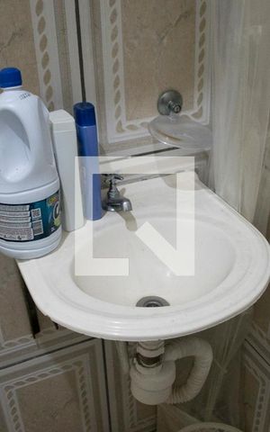 Casa à venda com 221m², 4 quartos e 2 vagas Casa à venda com 221m², 4 quartos e 2 vagasBanheiro de Serviço