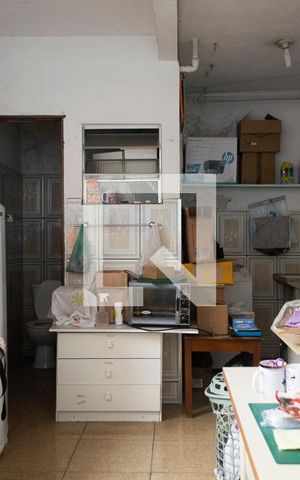 Casa à venda com 221m², 4 quartos e 2 vagas Casa à venda com 221m², 4 quartos e 2 vagasÁrea de Serviço casa 2