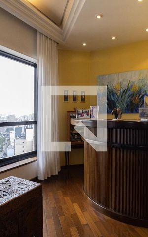 Apartamento à venda com 360m², 5 quartos e 4 vagas Apartamento à venda com 360m², 5 quartos e 4 vagasSala