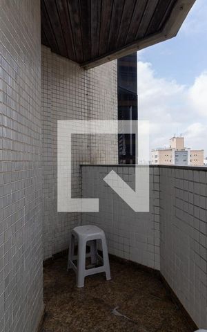 Apartamento à venda com 360m², 5 quartos e 4 vagas Apartamento à venda com 360m², 5 quartos e 4 vagasVaranda da Sala