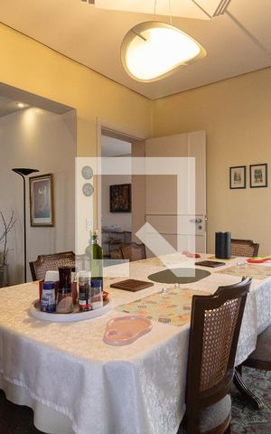 Apartamento à venda com 360m², 5 quartos e 4 vagas Apartamento à venda com 360m², 5 quartos e 4 vagasSala de Jantar