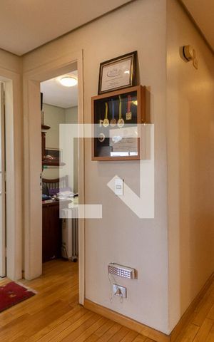 Apartamento à venda com 360m², 5 quartos e 4 vagas Apartamento à venda com 360m², 5 quartos e 4 vagasCorredor