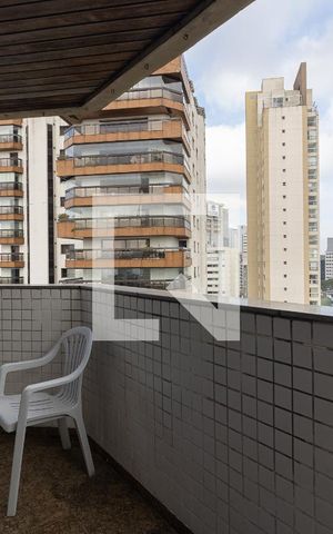 Apartamento à venda com 360m², 5 quartos e 4 vagas Apartamento à venda com 360m², 5 quartos e 4 vagasVaranda da Sala