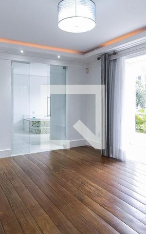 Casa à venda com 389m², 3 quartos e 4 vagasSuíte