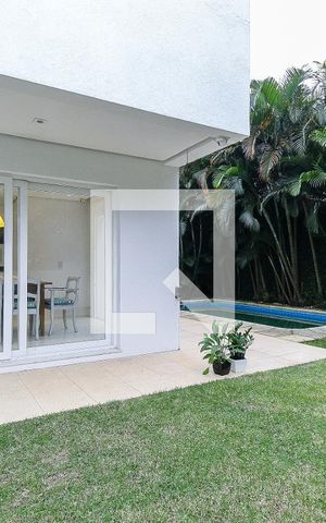 Casa à venda com 389m², 3 quartos e 4 vagasQuintal