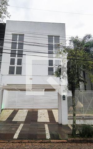 Casa à venda com 389m², 3 quartos e 4 vagasFachada