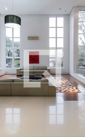 Casa à venda com 389m², 3 quartos e 4 vagasSala