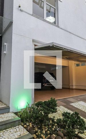 Casa à venda com 389m², 3 quartos e 4 vagasQuintal