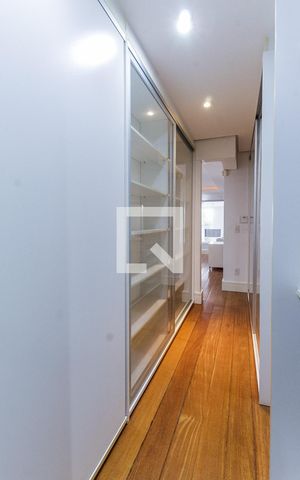 Casa à venda com 389m², 3 quartos e 4 vagasCloset da suíte