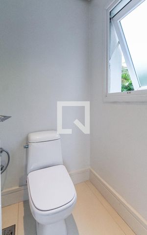 Casa à venda com 389m², 3 quartos e 4 vagasBanheiro da suíte