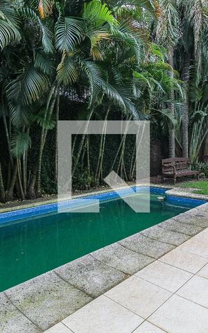 Casa à venda com 389m², 3 quartos e 4 vagasPiscina