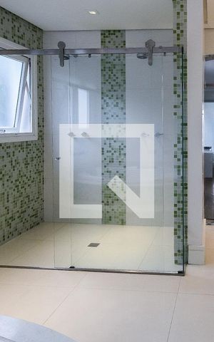 Casa à venda com 389m², 3 quartos e 4 vagasBanheiro da suíte