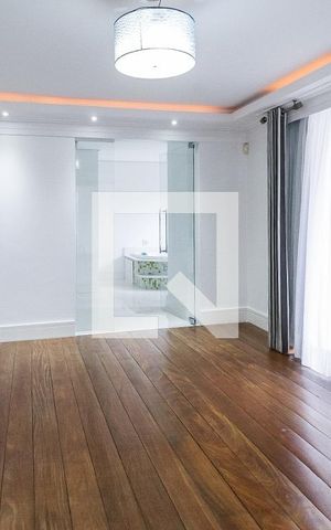 Casa à venda com 389m², 3 quartos e 4 vagasSuíte
