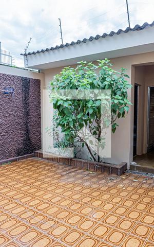 Casa à venda com 200m², 3 quartos e 2 vagasQuintal
