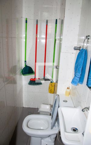 Apartamento à venda com 84m², 3 quartos e 3 vagas Apartamento à venda com 84m², 3 quartos e 3 vagasCozinha e Área de Serviço