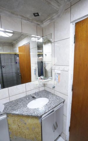 Casa à venda com 400m², 2 quartos e 2 vagasBanheiro