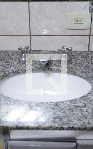 Casa à venda com 400m², 2 quartos e 2 vagasBanheiro