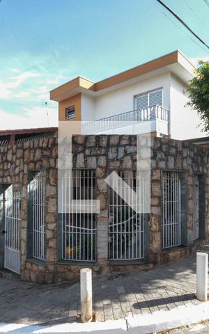 Casa à venda com 315m², 3 quartos e 7 vagas Casa à venda com 315m², 3 quartos e 7 vagasFachada