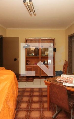 Casa à venda com 315m², 3 quartos e 7 vagas Casa à venda com 315m², 3 quartos e 7 vagasCopa
