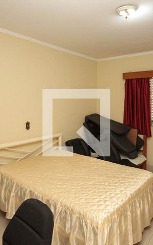 Casa à venda com 315m², 3 quartos e 7 vagas Casa à venda com 315m², 3 quartos e 7 vagasQuarto 02