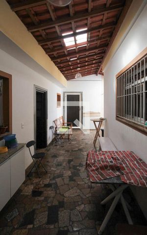 Casa à venda com 315m², 3 quartos e 7 vagas Casa à venda com 315m², 3 quartos e 7 vagasQuintal