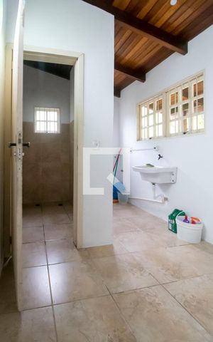 Casa de condomínio à venda com 160m², 3 quartos e 1 vaga Casa de condomínio à venda com 160m², 3 quartos e 1 vagaÁrea de Serviço