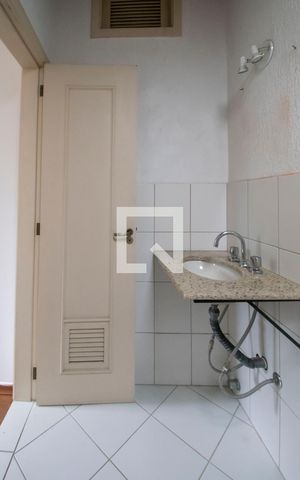Casa de condomínio à venda com 160m², 3 quartos e 1 vaga Casa de condomínio à venda com 160m², 3 quartos e 1 vagaBanheiro do Sótão