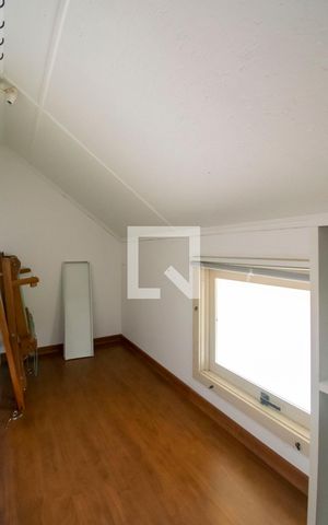 Casa de condomínio à venda com 160m², 3 quartos e 1 vaga Casa de condomínio à venda com 160m², 3 quartos e 1 vagaCloset do Sótão