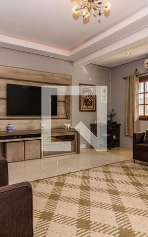 Casa à venda com 420m², 4 quartos e 4 vagas Casa à venda com 420m², 4 quartos e 4 vagasSala