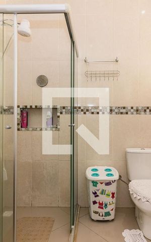 Casa à venda com 420m², 4 quartos e 4 vagas Casa à venda com 420m², 4 quartos e 4 vagasBanheiro Social