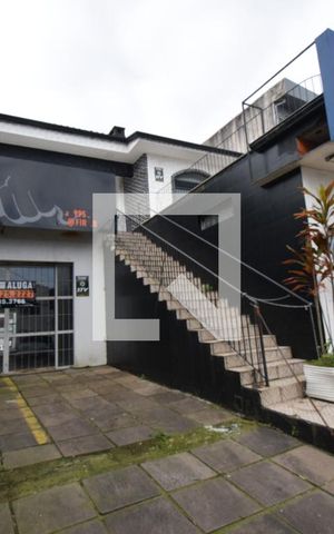 Casa para alugar com 416m², 4 quartos e 4 vagasFachada