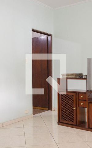 Casa à venda com 150m², 2 quartos e 2 vagas Casa à venda com 150m², 2 quartos e 2 vagasSala