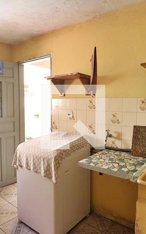 Casa à venda com 300m², 4 quartos e 4 vagasCasa 2 -  Área de Serviço