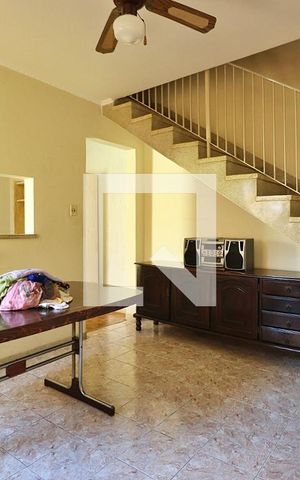 Casa à venda com 300m², 4 quartos e 4 vagasCasa 2 - Sala de Jantar