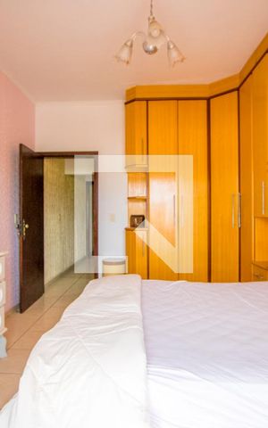 Casa à venda com 191m², 2 quartos e 2 vagas Casa à venda com 191m², 2 quartos e 2 vagasQuarto 1
